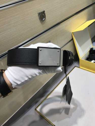 配送专柜包装 打孔针 特批宽38Mm，原单进口双面头层牛皮，搭配原单钌钯电镀F扣，手感.油边近乎完美，原产皮料定制，质感无可挑剔，出众的细节，高清实拍，货真价实