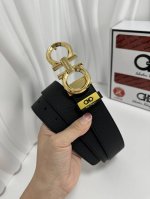 品名：菲拉格幕 原单 材质：原单牛皮腰带 百分百头层牛皮腰带保证真皮，24K纯钢扣，专柜原单品质、做工精细，时尚大牌，送人自用首选 包装： 请认准如图专柜包装赠