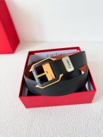 品名：卡地亚 Cartier 原单 腰带 皮带 型号：针扣，原版经典针式扣头，实物拍摄，双面头层牛皮 材料：百分百头层牛皮，保证真皮。双面可用专柜同等质量，原版