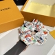 特 配包装 Lv 路易威登 经典真丝发圈 带头上或者手上都非常好看 时尚百搭人手必备单品