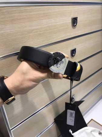 配送专柜包装 打孔针 批 专柜同款、实拍专柜官网，尺寸:宽35Mm，原版立体半脸间色美人头扣 ，极富设计美感 ，双面采用进口原版小牛皮，彰显个性，清晰美观，皮质 - 点击图像关闭