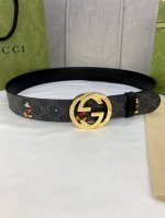 宽度4.0Cm Gucci 双面腰带，一侧为gg Supreme帆布融入米奇图案 ，反面一侧为原版皮底 配以互扣式双g原单钢扣采用真空电镀 厚度6.0Mm Dd