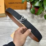Lv.路易威登 宽40Mm双面原版小牛皮 搭配单钌钯电镀扣 完美的手感.油边 出众的设计.风格 高贵奢华 时尚大方 高清实拍 货真价实 品质保证 双面用