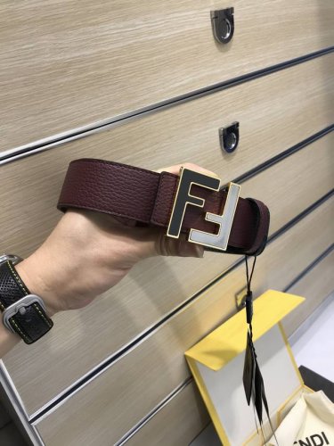 配送专柜包装 打孔针 特批p 新款 Fd 宽38Mm 支持nfc 芯片扫描，标志造型宽皮带，原版立体双层间 沙黑色铆钉扣，进口原版荔枝纹配制小牛皮制成，镀金表面