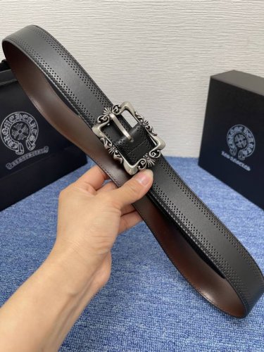 克罗心新款针扣系列腰带，采用小牛皮材质，完美搭配手工车线，经典百搭，时尚大方。