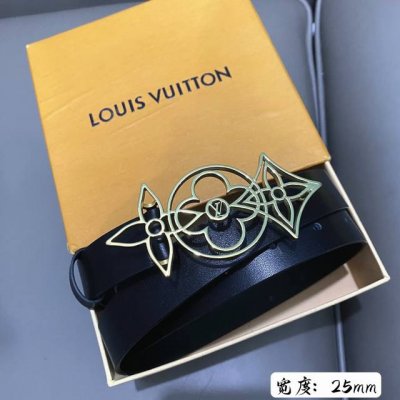 L0Uis Vuitt0N 女士原單腰帶 寬度25毫米 雙面小牛皮平紋 柔軟的小牛皮做底 搭配細緻華麗的字母搭扣