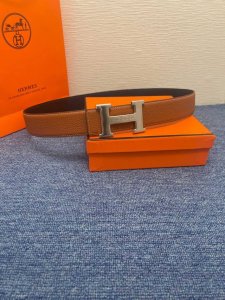 爱马仕 Hermes 原单爱马仕，宽3.8Cm进口原版皮带身，双面可两面用，精品电镀五金 ！