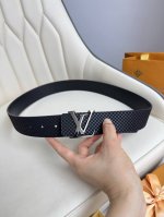 路易威登 Lv 全套包装 40Mm宽度 正品一体铸造五金钢扣 原厂皮料 双面原厂定制面料 区别市场货