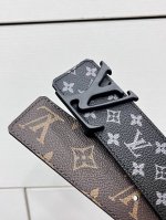 Lv.路易威登 全套包装 宽度 40Mm宽度 正品一体铸造五金钢扣 原厂皮料 双面原厂定制进口面料 可送礼自用不错选择