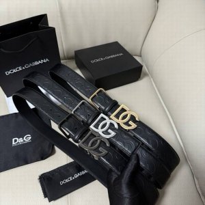 Dg，宽3.5Cm 杜嘉班纳 新款 压花小牛皮简约百搭腰带，Dolce&Gabbana Milano 针扣标牌装饰别具一格。