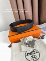 特 Constance Belt Buckle & Reversible Leather Strap 33Mm 采用Epsom原版皮 双面可用 搭配精品纯钢五金