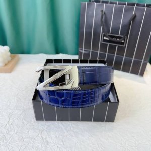 品牌：[杰尼亚] 新款进口小牛皮，手感细腻柔软。搭配纯钢精品自动钢扣，男士必备！宽度：3.5Cm