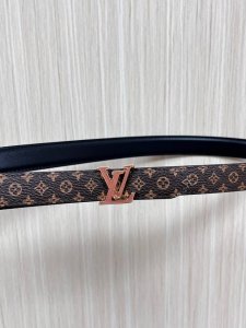 2.0宽帆布印空白花，黑色小牛皮起鼓，一尖一方尾。达配精品黄胶扣头。
