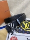 品名：Lv..路易..威登原单 材质：原单牛皮腰带 百分百头层牛皮腰带保证真皮，24K纯钢扣，专柜原单品质、做工精细，时尚大牌，送人自用首选 包装： 请认准如图