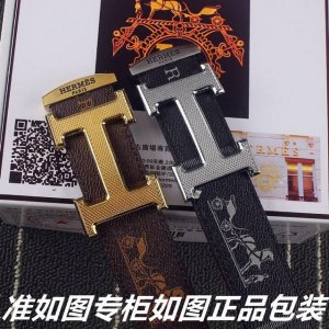 品名：爱玛仕.Her..Mes原单 型号：认准如图专柜包装，赠送打孔器 材料：百分百头层牛皮皮带，纯手工编织，24K纯钢扣中间带Logo字母保证真皮。专柜同等质