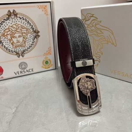 品名：Versace.范思哲 材质：原单牛皮腰带 百分百头层牛皮腰带保证真皮，24K纯钢扣，专柜原单品质、做工精细，时尚大牌，送人自用首选 包装： 请认准如图专 - 点击图像关闭