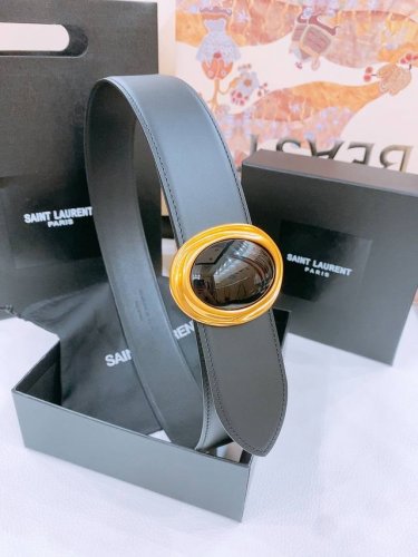 杨树林 Saint Laurent 光滑皮革凸圆形搭扣腰带，配有椭圆凸圆形搭扣和皮革环扣。订制牛皮革 古铜色金属配件. 可调节槽柱开合设计. 意大利制造 5.0