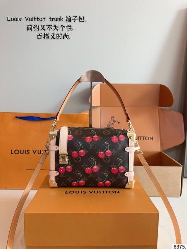 配礼盒 Lv 25王炸新款包Trunk 新品 走秀小软箱S来了终于 超级洋气 Upupup 搜索Lv 软箱子尺寸：23*8*16Cm