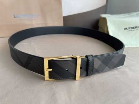 Burberry博柏利品牌始终秉承传统精髓，彰显卓尔不凡的匠制工艺，优雅率性的英伦设计与锐意革新的时尚理念。3.5Cm - 点击图像关闭