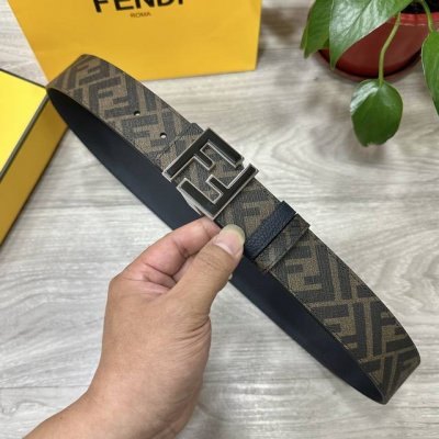 Fendi芬迪专柜同款 宽4.0Cm 双环正反用腰带 Ff按钉搭扣 深蓝色Cuoio Romano皮革材质 反面面料带有烟草黄和黑色Ff图案 四方金属饰面 时尚