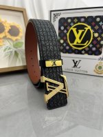 品名：Lv..路易..威登原单 材质：原单牛皮腰带 百分百头层牛皮腰带保证真皮，24K纯钢扣，专柜原单品质、做工精细，时尚大牌，送人自用首选 包装： 请认准如图