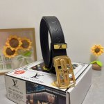 品名：Lv..路易..威登自动带 材质：原单牛皮腰带 百分百头层牛皮腰带保证真皮，24K纯钢扣，专柜原单品质、做工精细，时尚大牌，送人自用首选 包装： 请认准如