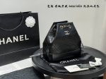 礼盒包装 复刻版 原版牛皮 香奈儿Chanel Gabrielle流浪双肩包爆裂纹油蜡皮 Chanel Gabrielle双肩包是可以很久的双肩流浪包。这款双肩