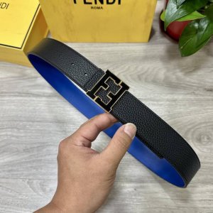 特 Fendl 芬迪 宽40Mm双面原版小牛皮 搭配单钌钯电镀扣 完美的手感.油边 出众的设计.风格 高贵奢华 时尚大方 高清实拍 货真价实 品质保证 双面用