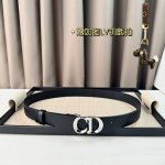 Dior 24早春新款 C D搭扣黄铜腰带扣，女士小牛皮腰带 经典永存 3Cm