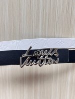 当季新款，3.0宽一面白色色进口牛皮压花，一面黑色小牛皮，搭配精品铁丝扣，