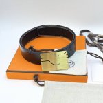 特 H 5382 Belt-Togo-38Mm 爱马仕 HermèS 男款腰带以其精湛的工艺、高品质的材料和经典的设计而备受推崇，是男士时尚配饰中的顶级选择。最