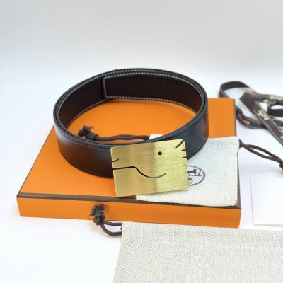 特 H 5382 Belt-Togo-38Mm 爱马仕 HermèS 男款腰带以其精湛的工艺、高品质的材料和经典的设计而备受推崇，是男士时尚配饰中的顶级选择。最