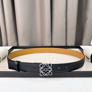 罗意威树皮纹牛皮革 Goya Anagram 腰带 颜色: 黑色 土黄 五金颜色：金，银，烤漆黑 3.0Cm