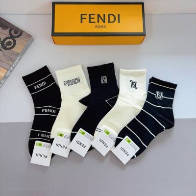 配包装 一盒5双 Fendi 芬迪 经典双F中筒袜子，纯棉面料，潮人必备款 个性时尚百搭款，你值得拥有！
