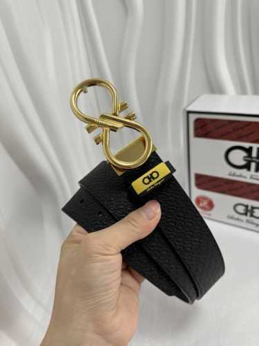 品名：菲拉格幕 原单 材质：原单牛皮腰带 百分百头层牛皮腰带保证真皮，24K纯钢扣，专柜原单品质、做工精细，时尚大牌，送人自用首选 包装： 请认准如图专柜包装赠