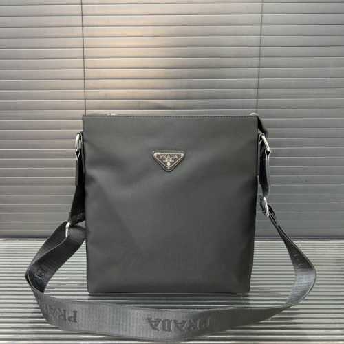 Prada 普拉达 帆布单肩包 斜挎包 经典百搭 实物拍摄 原厂原版面料 高端品质 配送防尘袋 23 X 26 Cm。