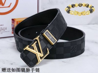 皮带：Lv..路易..威登原单 .0 腰带：百分百头层牛皮，保证真皮。24K纯钢扣双面可用专柜同等质量， 送人自用首选 包装： 请认准如图专柜包装，赠送打孔器，