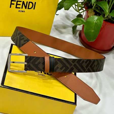特 Fendi芬迪专柜同款 宽35Mm 双环正反用腰带 Ff按钉搭扣 棕色Cuoio Romano皮革材质 反面面料带有烟草黄和棕色Ff图案 针扣金属饰面 时尚 - 点击图像关闭