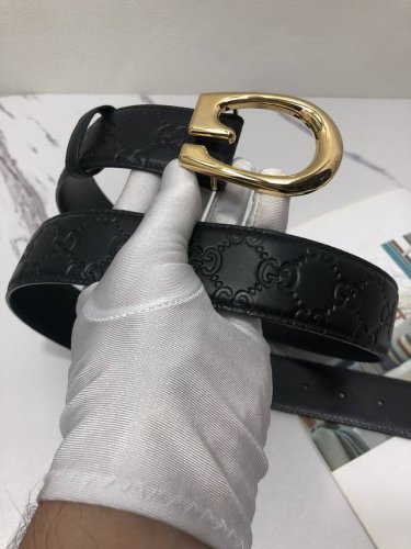 古驰：原单头层牛皮压G面.内衬头层小牛皮底，搭配原单扣：原产皮料定制，专柜宽度4.0