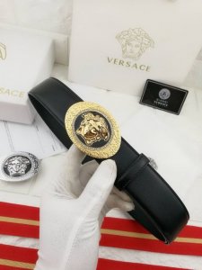 配送专柜全套礼盒包装。范思哲 实景拍摄 高端品质采用原单头层牛皮，搭配原单五金纯铜钻石扣头，完美的车线、油边，顶级做工， 精美的设计，华丽的外观 休闲