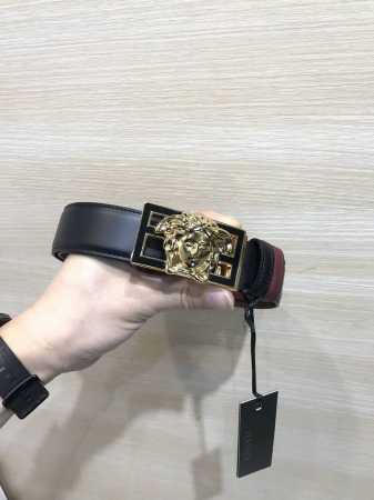专柜包装 打孔针 批专柜同款、实拍专柜官网，尺寸:宽35Mm，原版立体半脸间色美人头扣 ，极富设计美感 ，双面采用进口原版小牛皮压花，彰显个性，清晰美观，皮质软 - 点击图像关闭