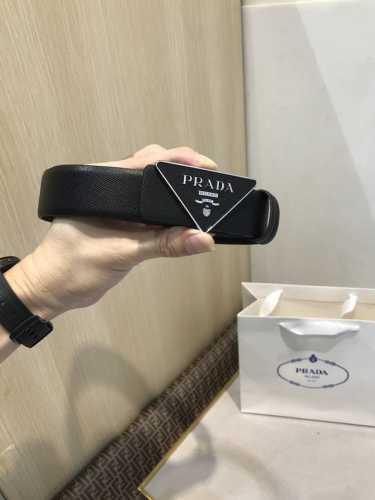 配送专柜包装 打孔针 特批 宽35Mm，支持Nfc 原单双面进口头层牛皮带身，搭配原版经典三角微标扣，手感.油边近乎完美，原产皮料牛皮定制，质感无可挑剔，出众的