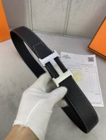 Hermes 爱马仕单面原版腰带，宽度:3.8其采用专柜最新底皮皮质，品质卓越，触感细腻。搭配新款鳄鱼纹扣时尚精美，彰显品牌魅力。无论是日常穿搭还是重要场合，此