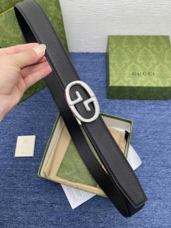 品牌 古驰 Gucci 描述 采用高级gucci Signature真皮精制而成，触感厚实，饰以双g商标带扣。腰带为意大利尺寸，请在购买前参阅腰带尺寸指南. 原 - 点击图像关闭