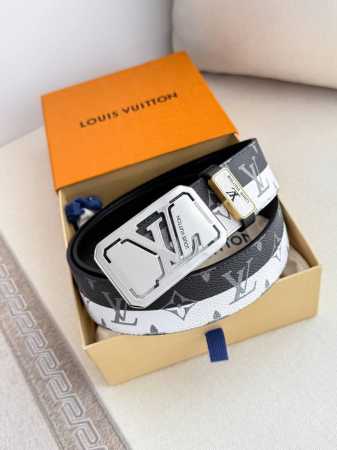 品名： Lv..路易..威登腰带皮带原单 型号：挂扣，经典纯钢材质挂扣，头层牛皮，图片实物拍摄 材料：头层牛皮，挂扣系列，纯钢材质扣头，钯镀电镀工艺永不掉色。原 - 点击图像关闭