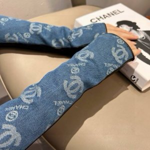 2025香奈儿新品长款牛仔布加羊皮手套，时尚机车手套，秋冬新品布内里，时尚上手超舒适柔软、百搭！集美女神必备配盒子码数Ml