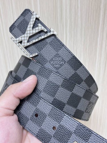 当季新款，4.0一面帆布印棋盘格，一面小牛皮平纹皮，搭配精品格子扣实物实拍，官网同步
