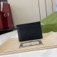 顶配版 新款 Gg Emblem系列超柔软荔克色压花 全皮卡包 型号：815883。 尺寸：10 长 X 7 宽 颜色：黑色全皮 原厂皮。 意大利创作