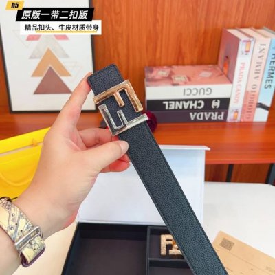 1带1扣 1带2扣 芬迪F家 双扣版 1带2扣 正版开模 此款腰带双面采用原厂牛皮带身，精密电镀标志性五金搭扣 对版专柜。3.8Cm 如需木盒40