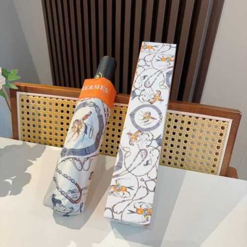 爱马仕 HermèS 新款 极品H家三折自动伞重磅呈现 以其精湛的工艺技术和源源不断的想像力 新涂层技术伞布 带来令人惊喜的遮光效果 让防晒及隔热性能更优保障